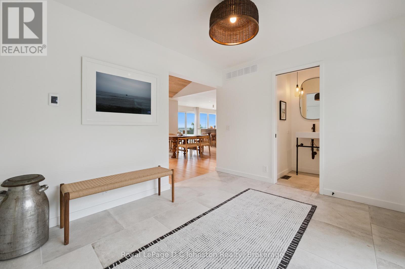 66 HURON STREET N - 8