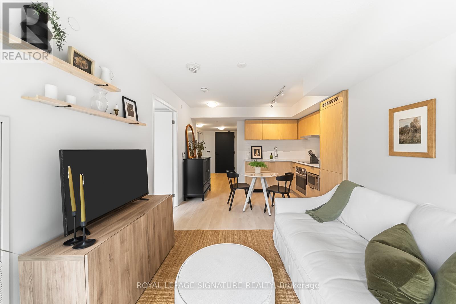 #605 60 SHUTER STREET - 14