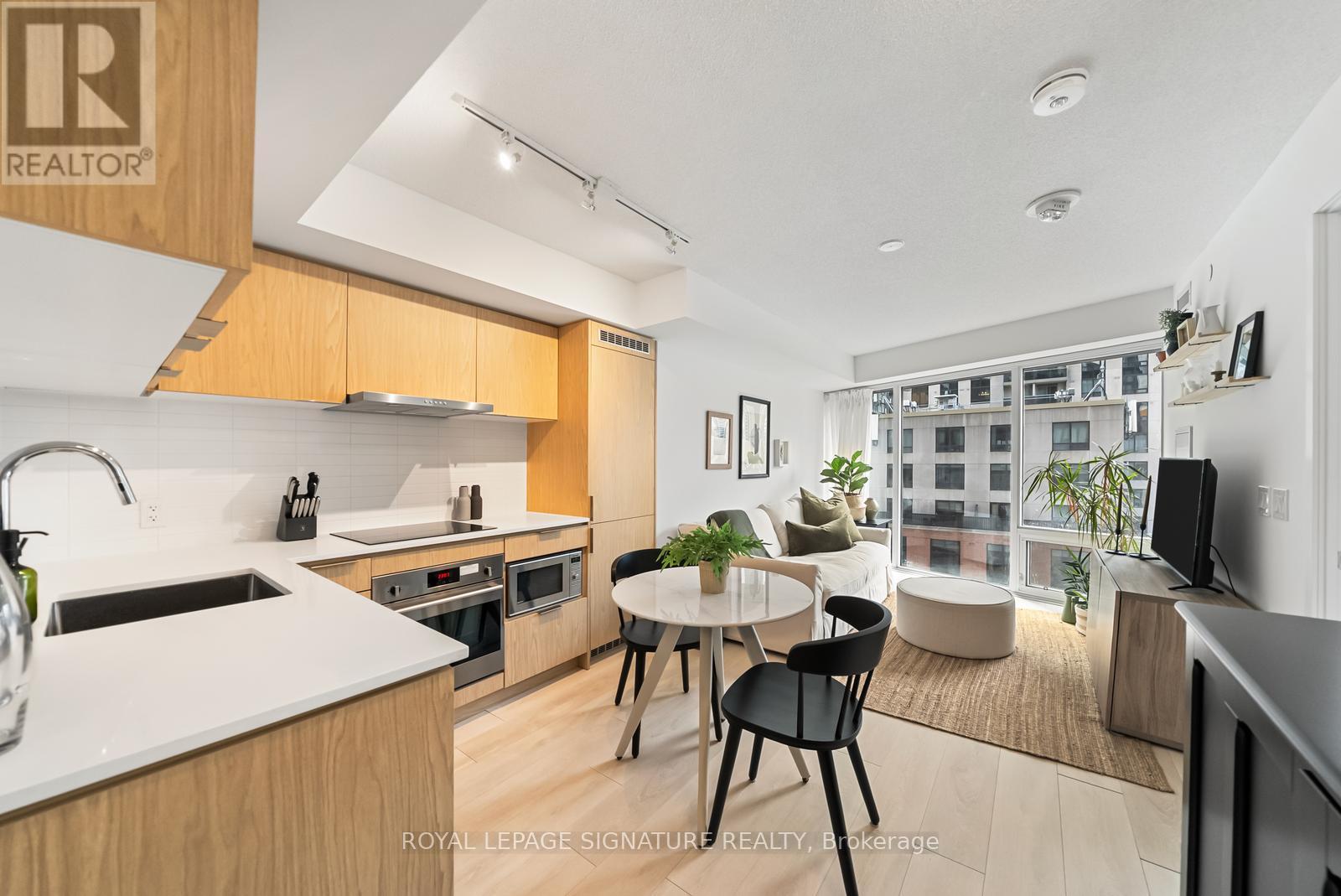 #605 60 SHUTER STREET - 8
