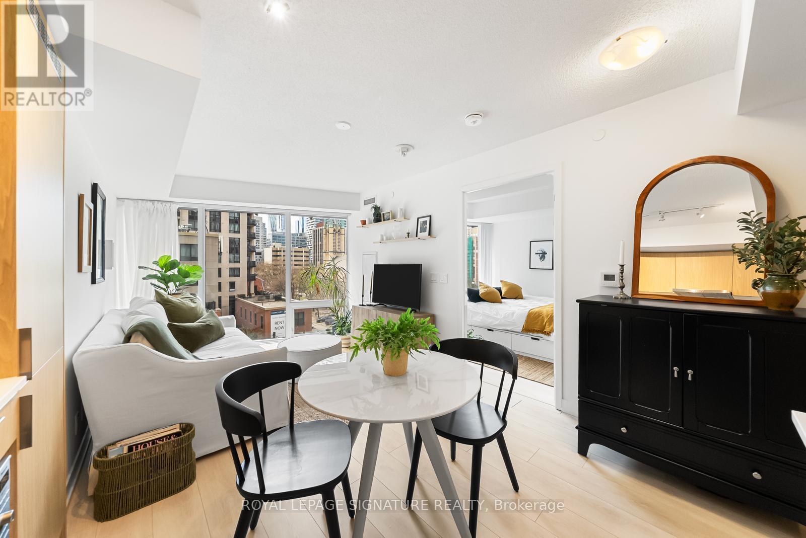 #605 60 SHUTER STREET - 9