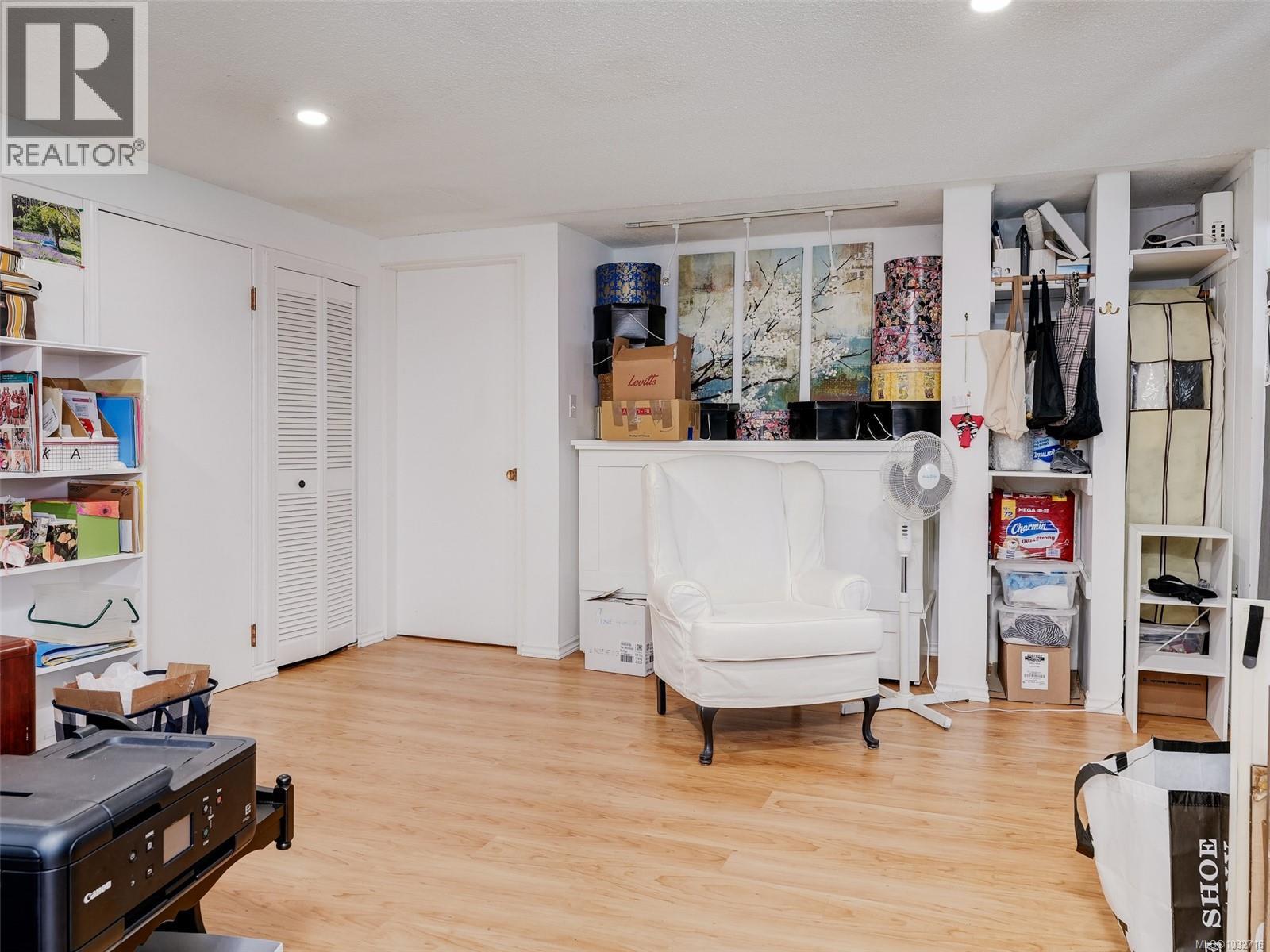  464 Nelson Street, Esquimalt