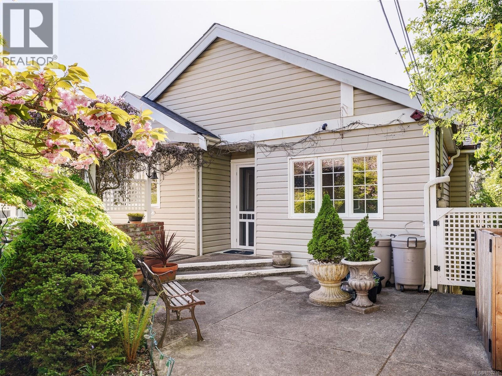  464 Nelson Street, Esquimalt