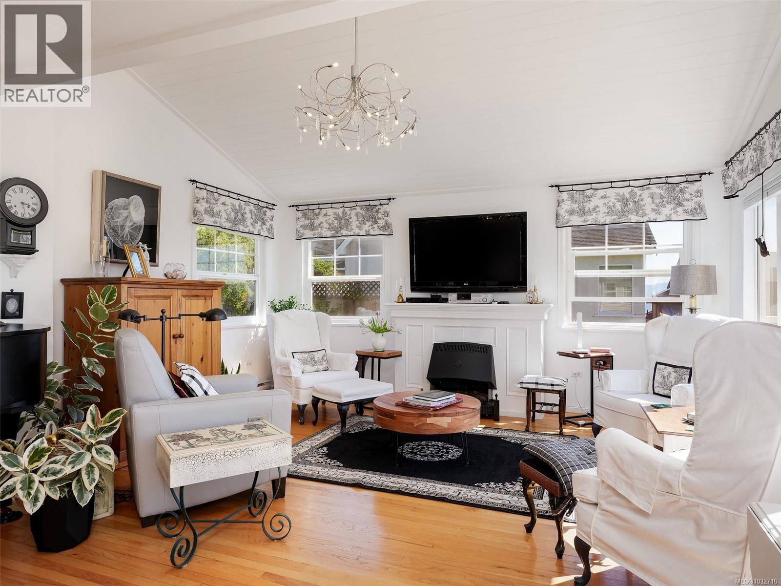  464 Nelson Street, Esquimalt