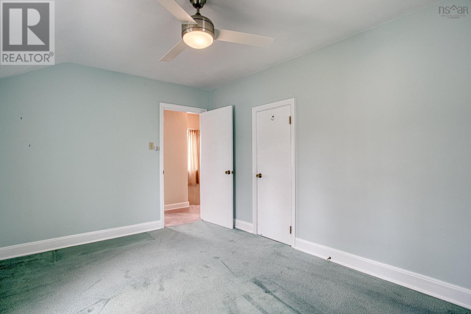 Property 31 of 39 of 3058 Connaught Avenue