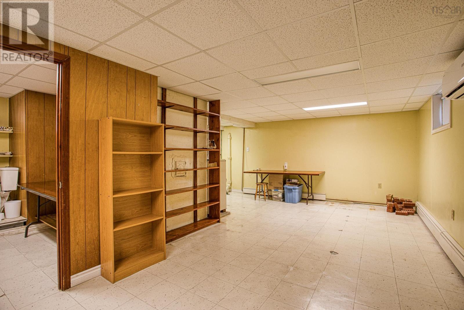 Property 36 of 39 of 3058 Connaught Avenue