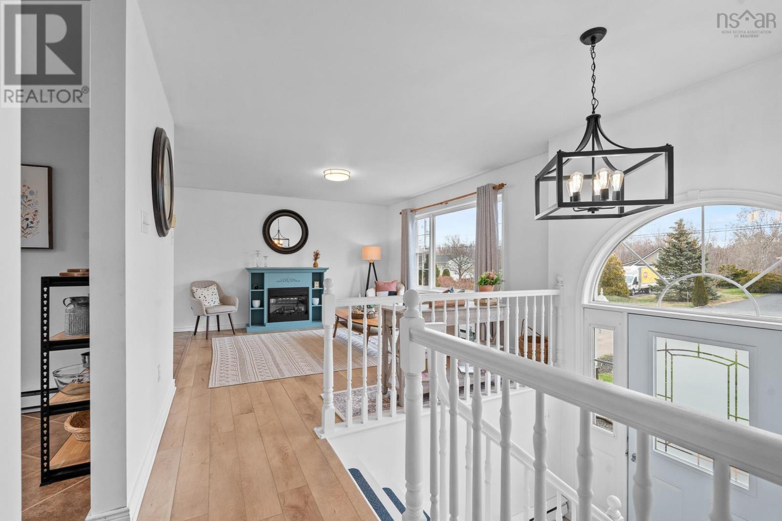 Property 21 of 49 of 1030 Club Crescent