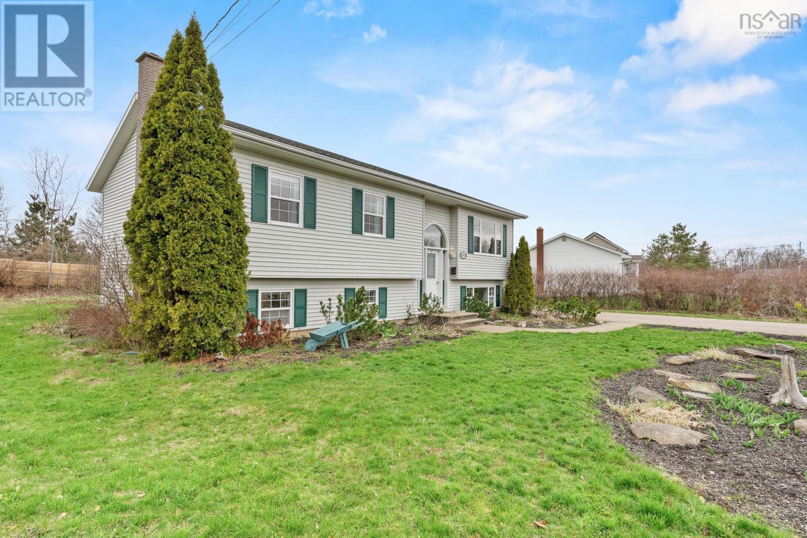 Property 3 of 49 of 1030 Club Crescent