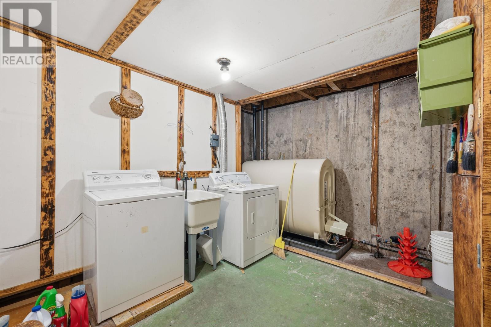 Property 21 of 33 of 8 Polara Drive