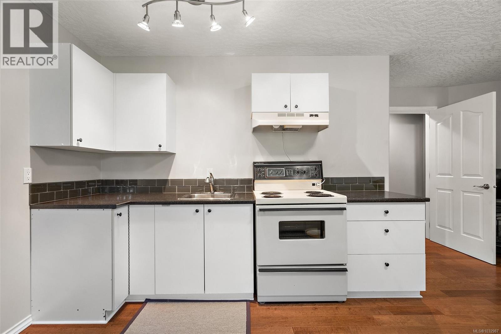  8593 Kingcome Crescent, North Saanich