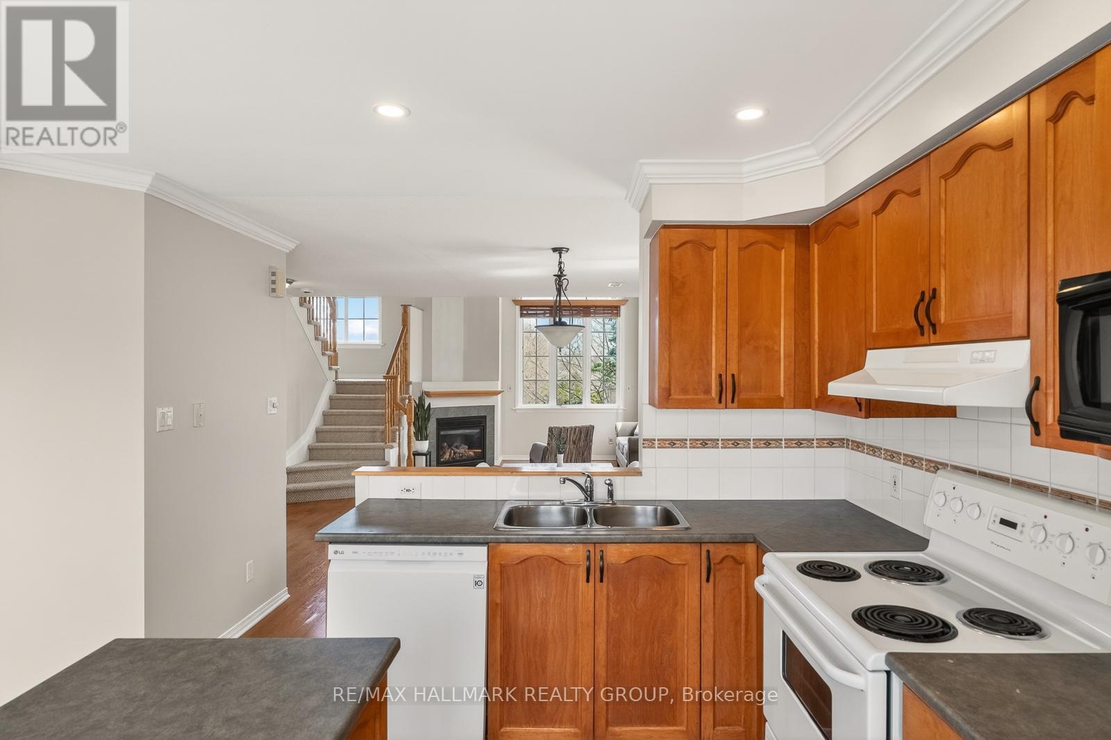 142 GATESTONE PRIVATE — photo 17