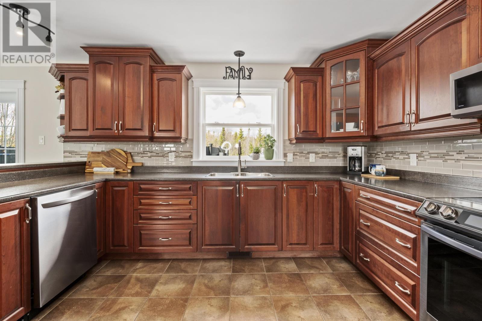 Property 11 of 43 of 19 Acorn Avenue