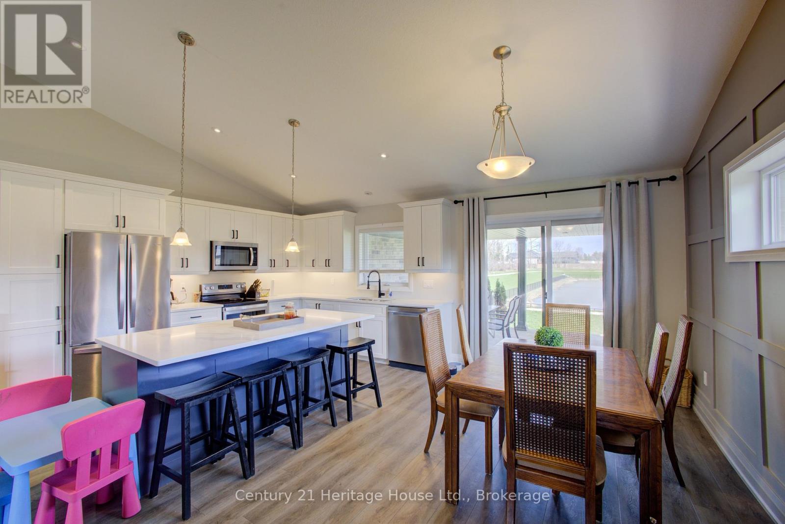 Breakfast nook