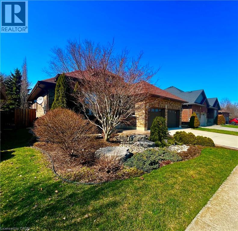curb appeal-professionally landscaped