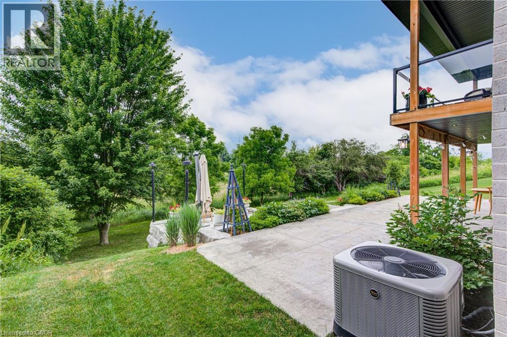 27 RIDGEWOOD Crescent — photo 43