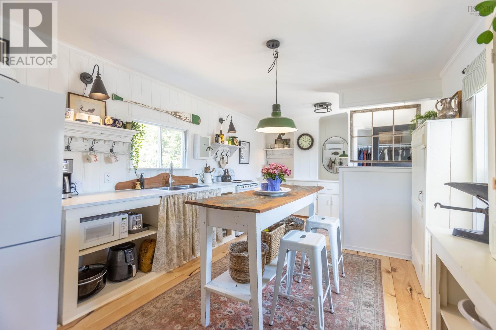 Property 6 of 46 of 8237 Highway 209