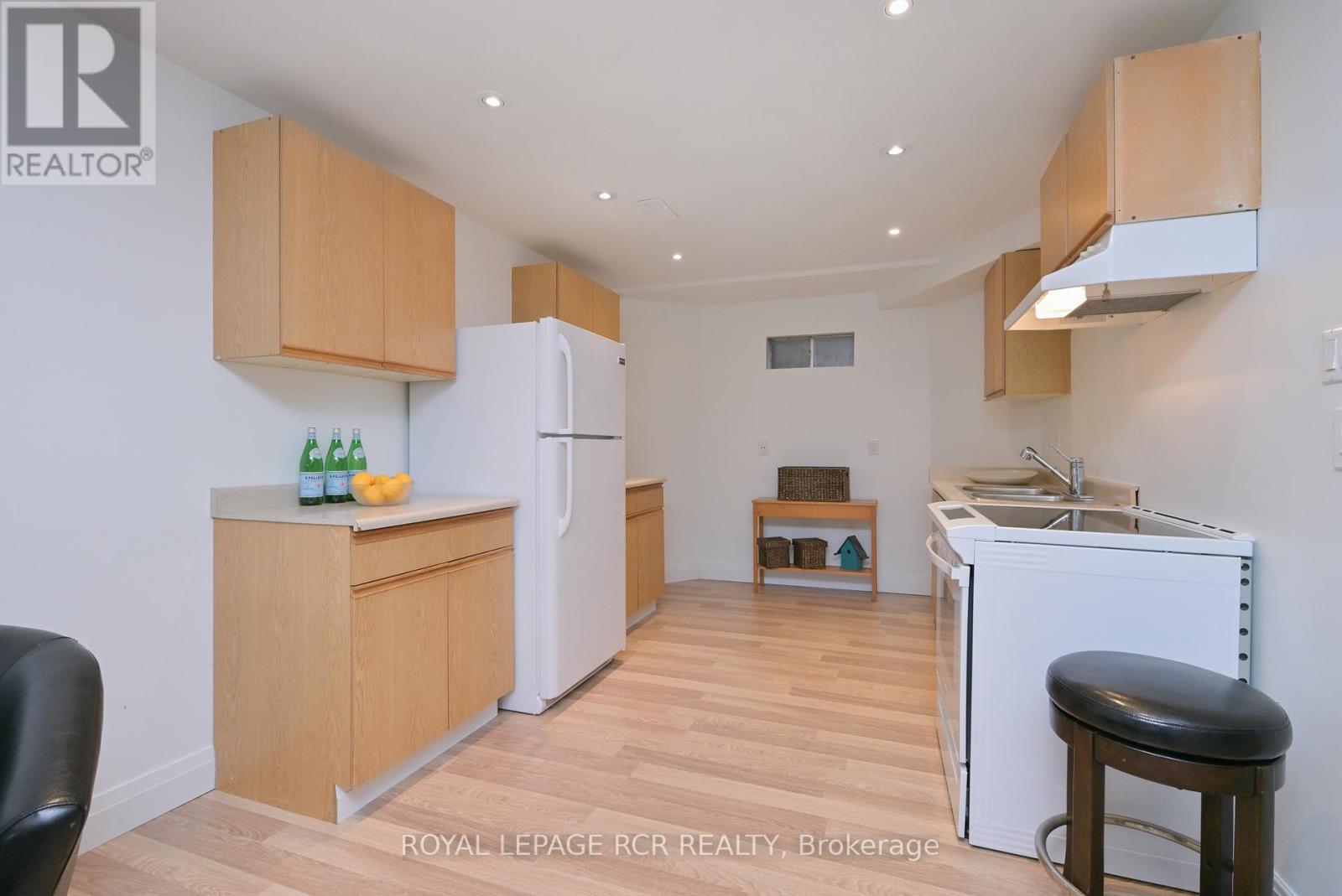29 DEPEUTER CRESCENT - 29