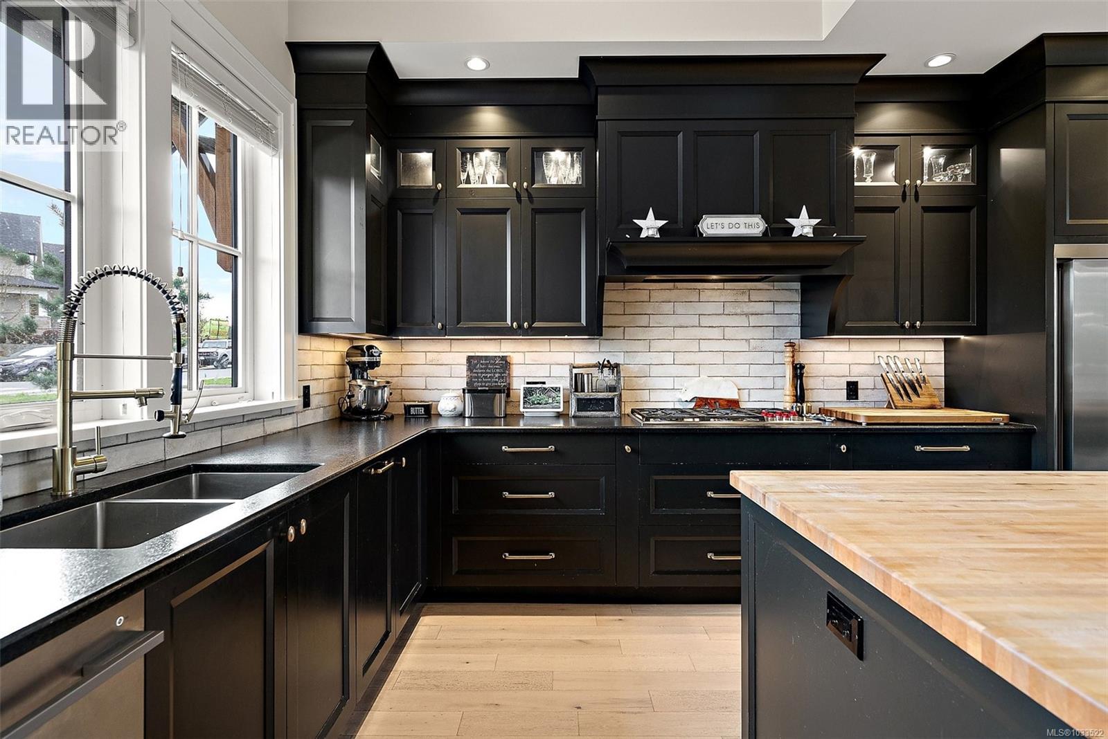  1468 Pebble Place, Langford