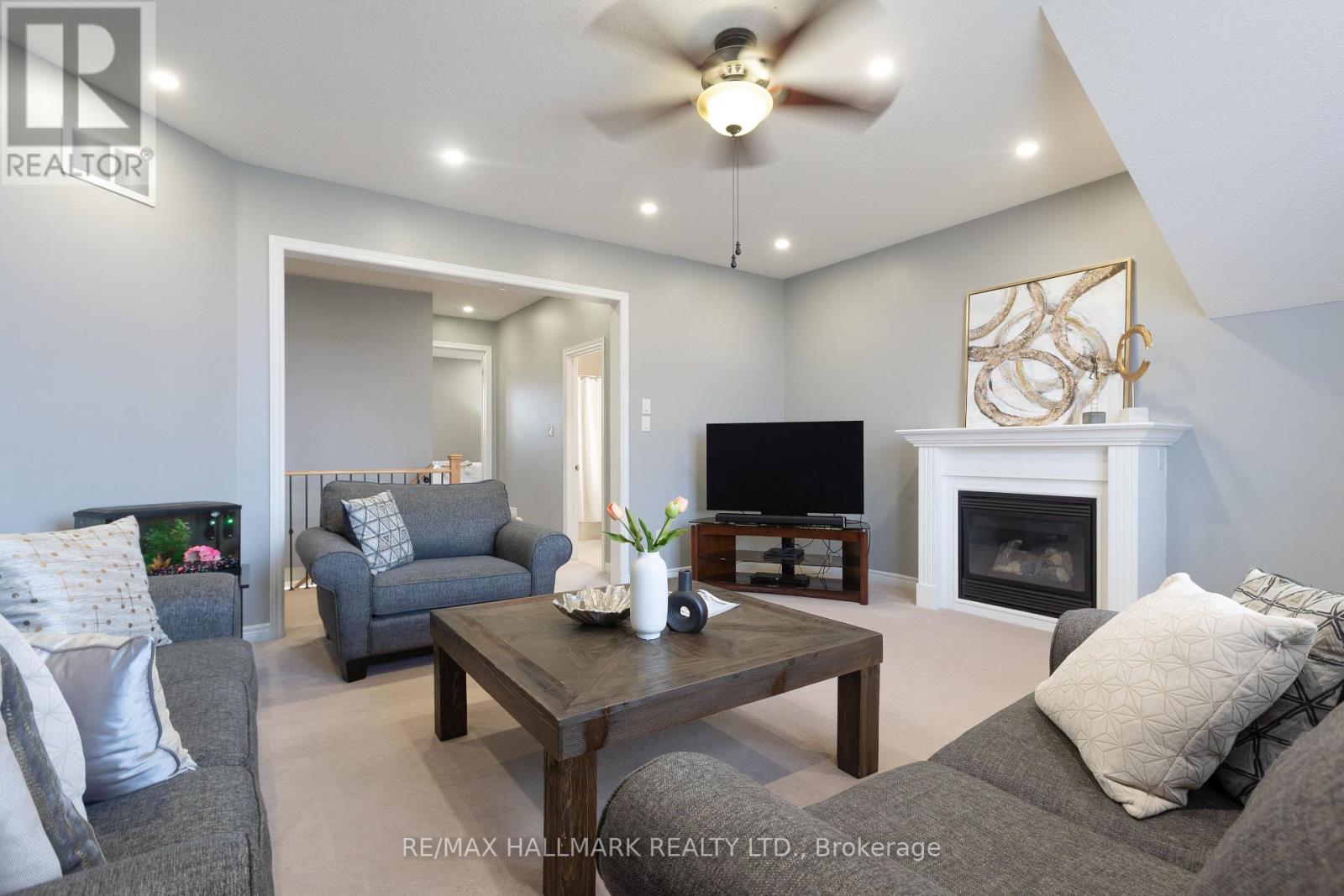 Family room / 2nd living room