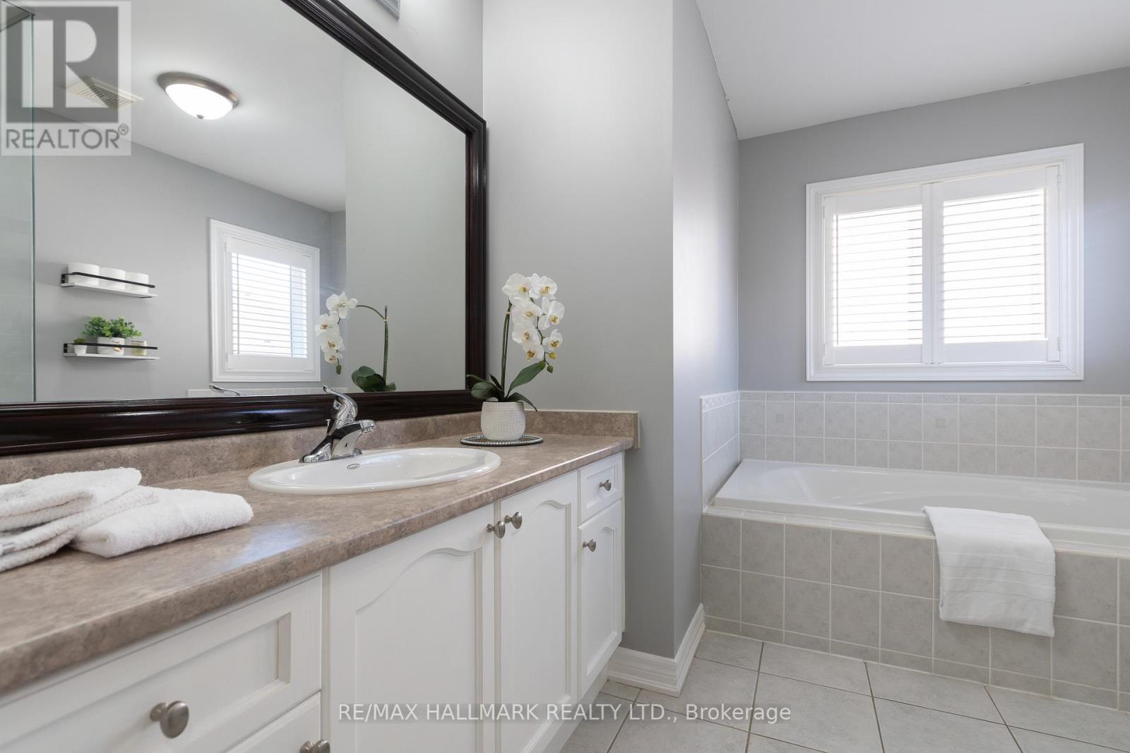 Primary En Suite Soak in Bathtub