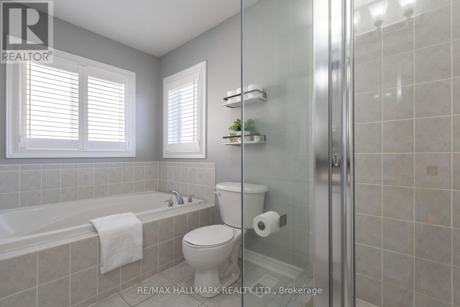 Primary En Suite Enclosed Shower