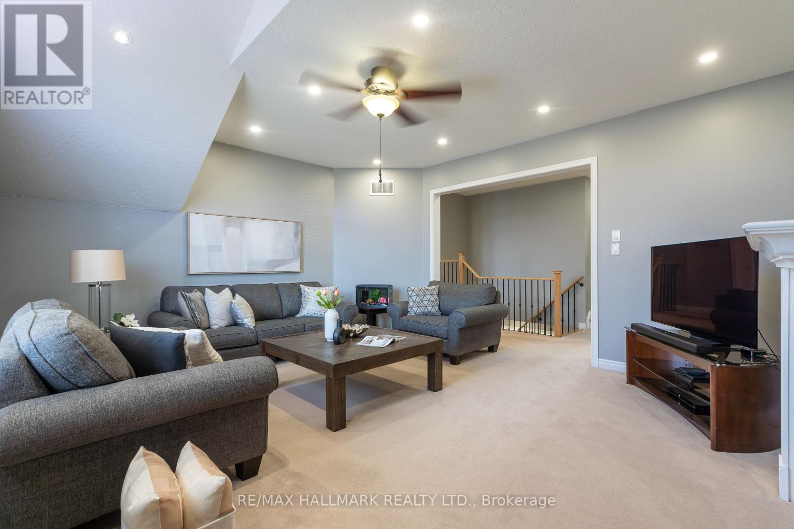 24 BEGONIA CRESCENT - 22