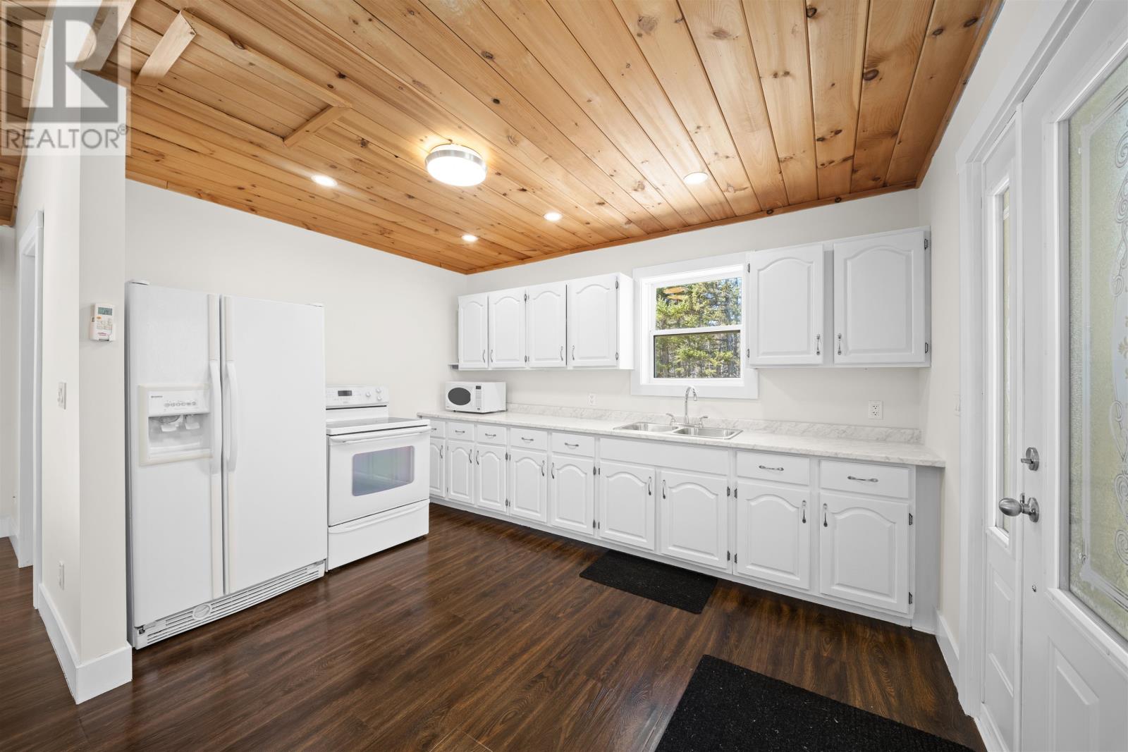 229 Spruce Way - photo 5
