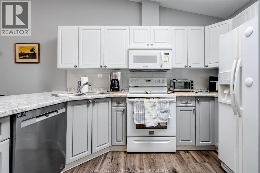 208 Bennie AVENUE, Leamington, Ontario, N8H5N9 — Photo 4