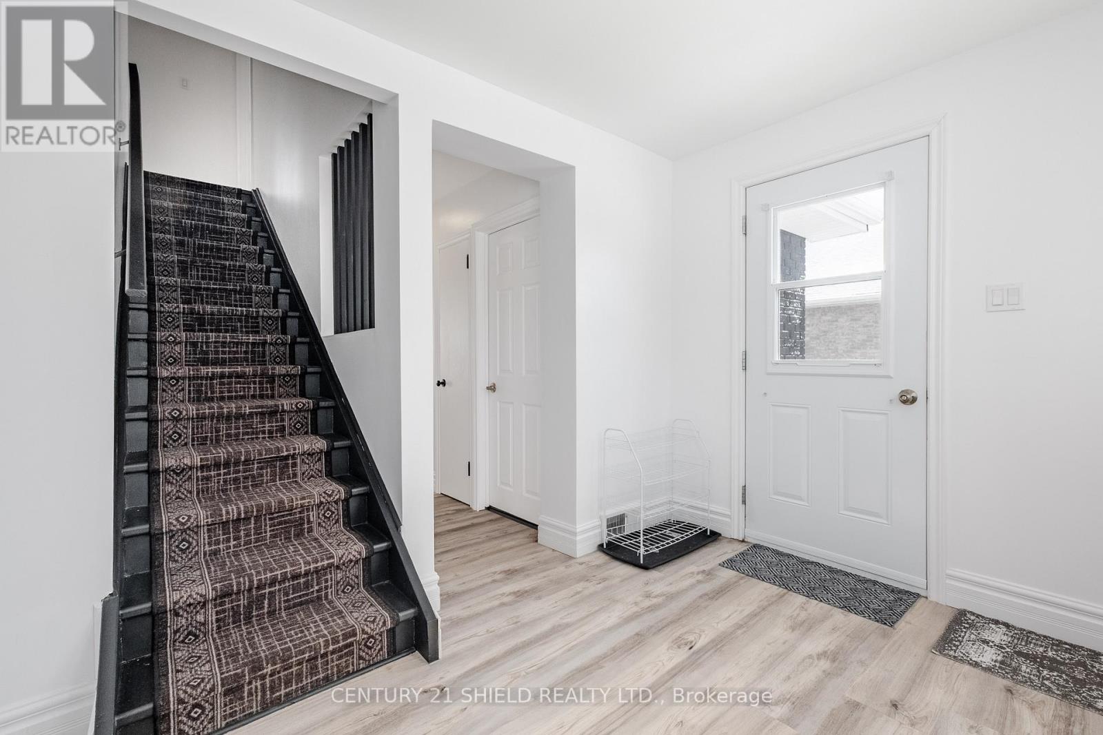 2030 PITT STREET - 19