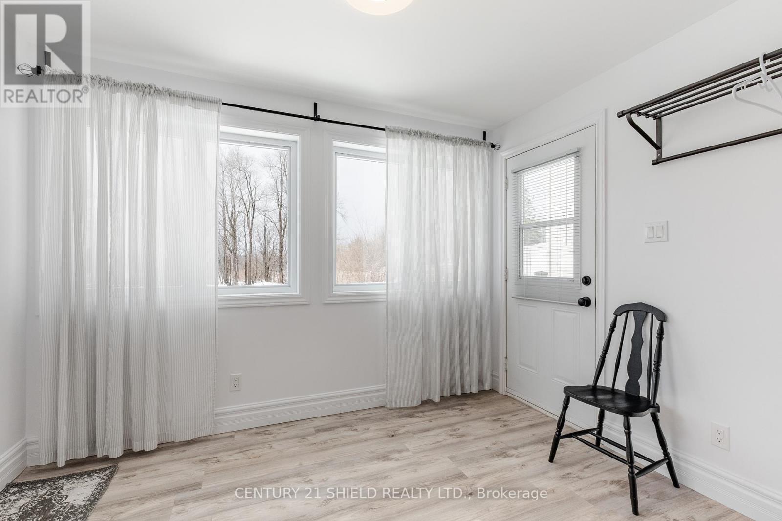 2030 PITT STREET - 20
