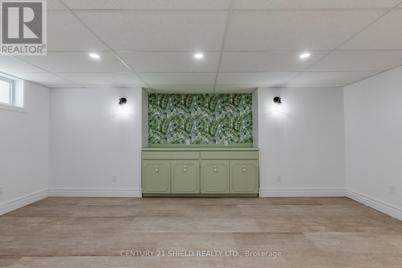 2030 PITT STREET - 34