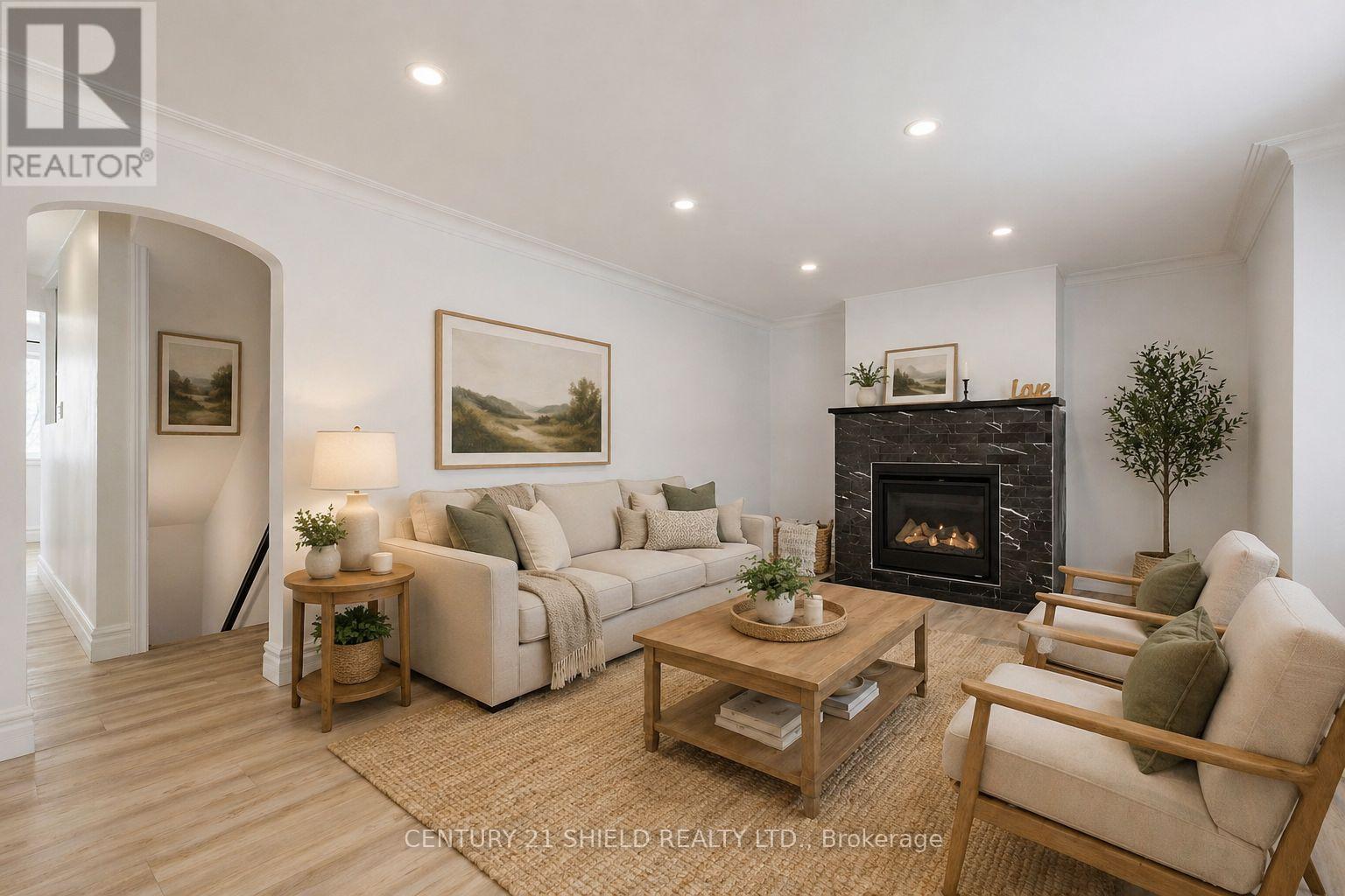 2030 PITT STREET - 9