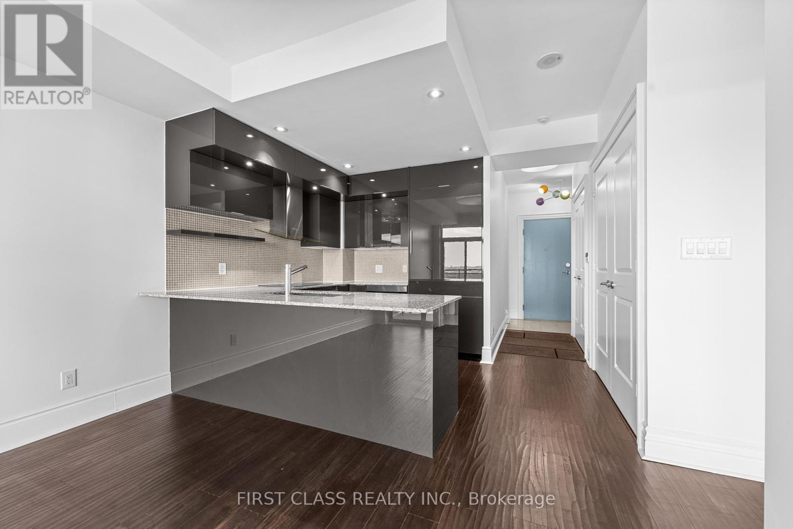 #PH-03 16 BROOKERS LANE - 6