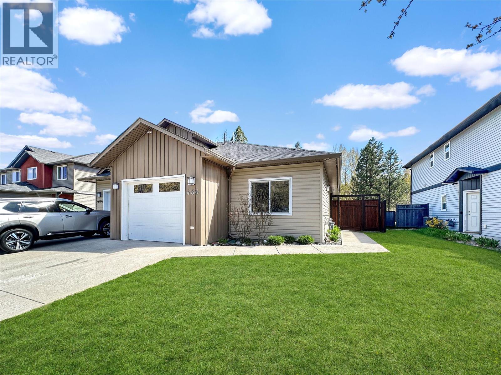 486 SIMILKAMEEN Avenue - 1