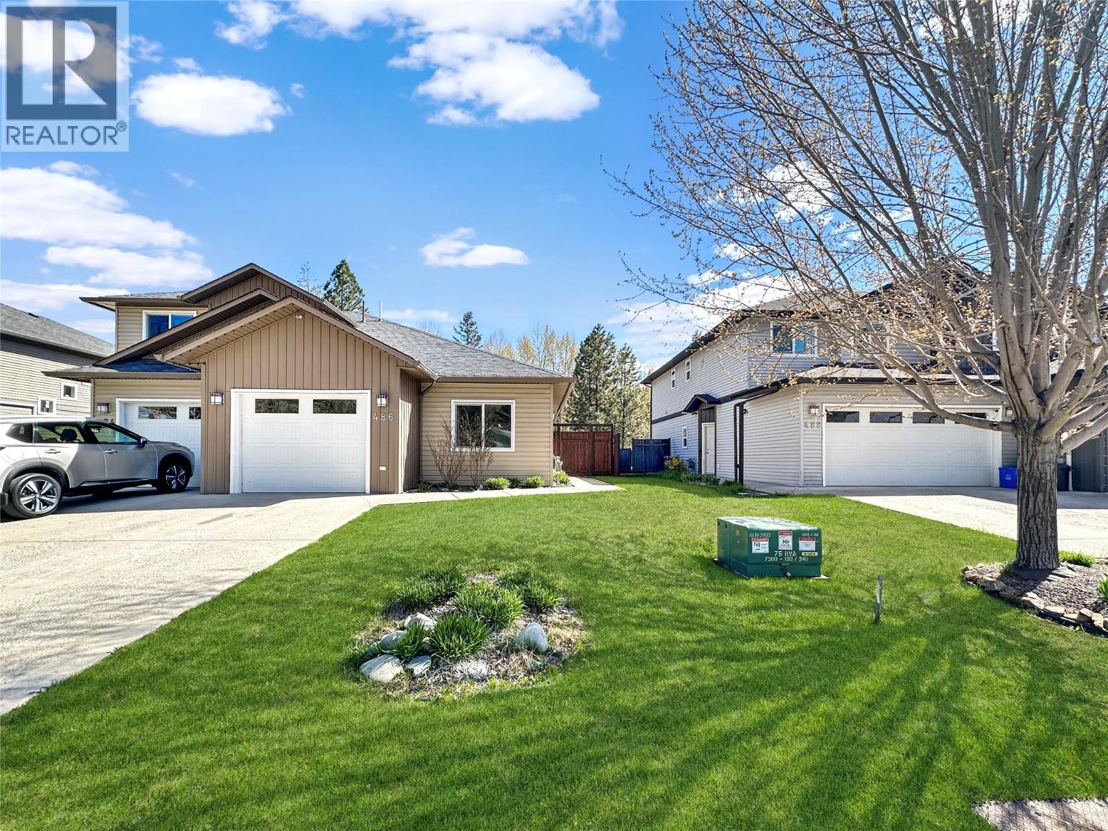 486 SIMILKAMEEN Avenue - 2