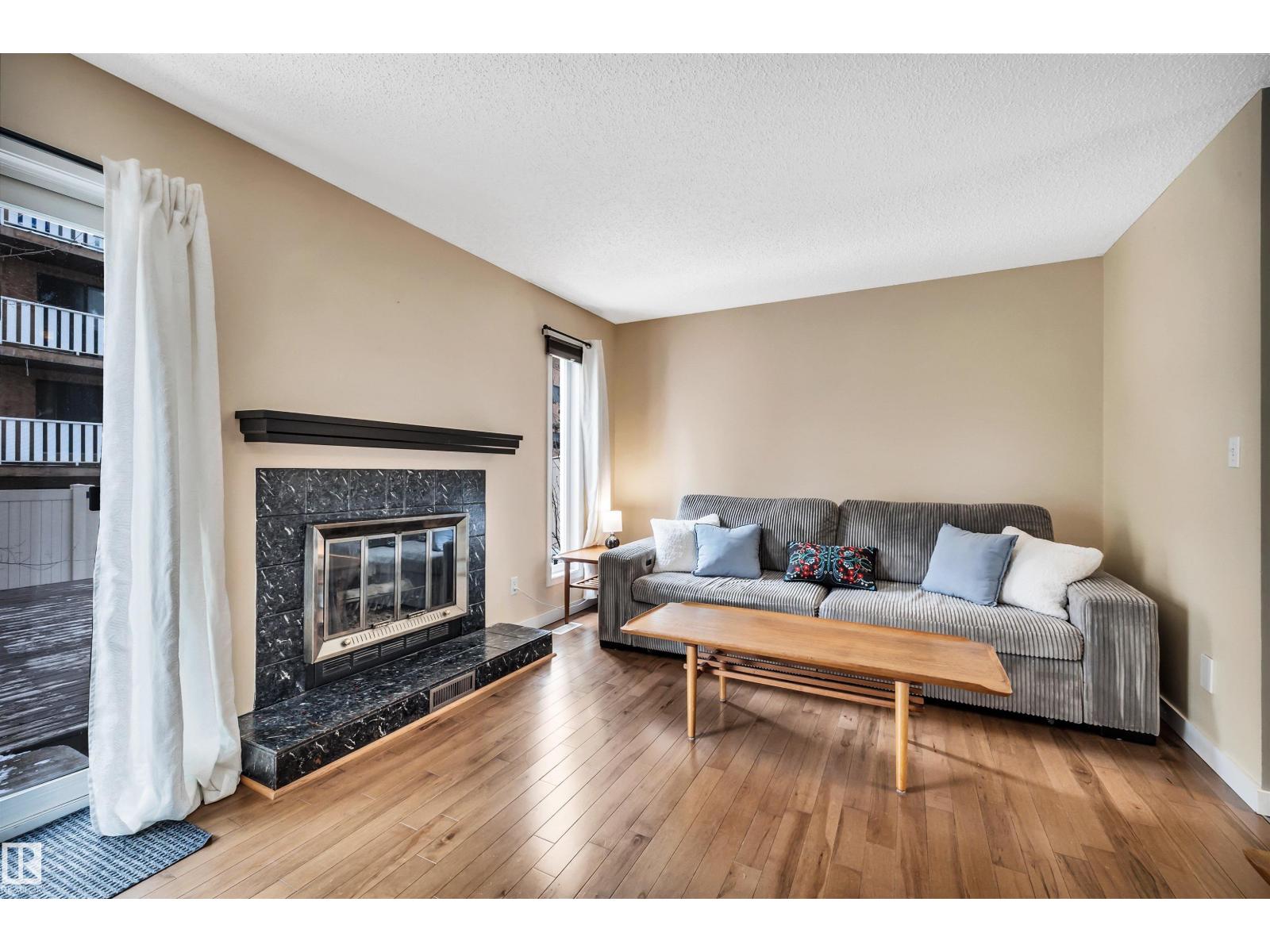 #40 10205 158 AV NW, Edmonton