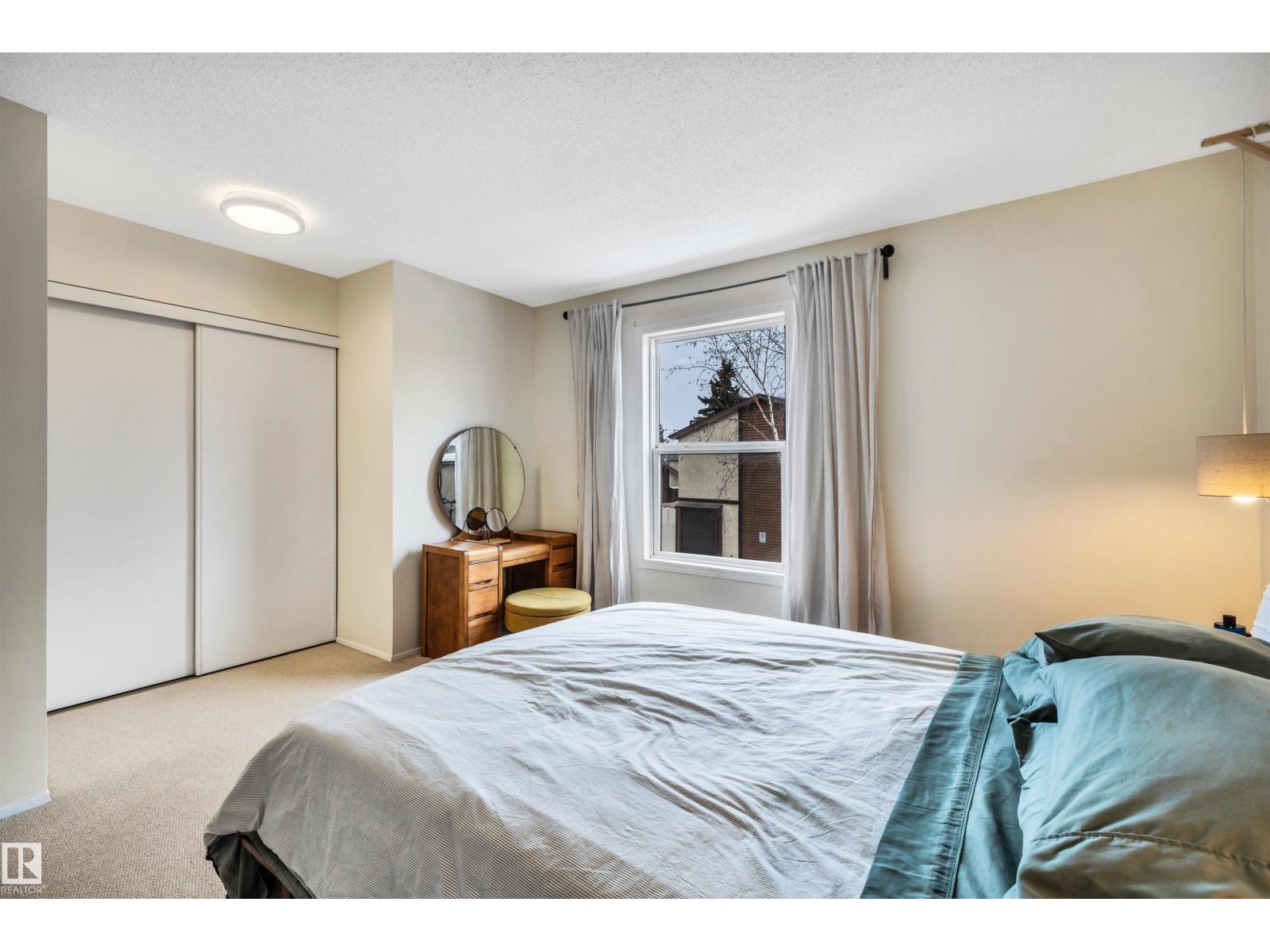 #40 10205 158 AV NW, Edmonton