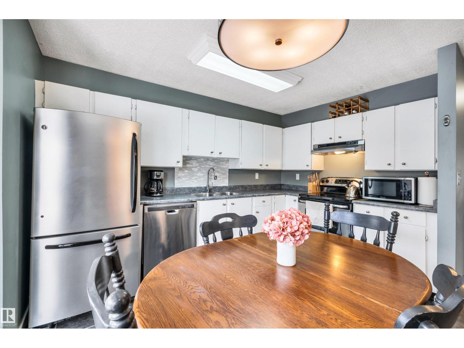 #40 10205 158 AV NW, Edmonton