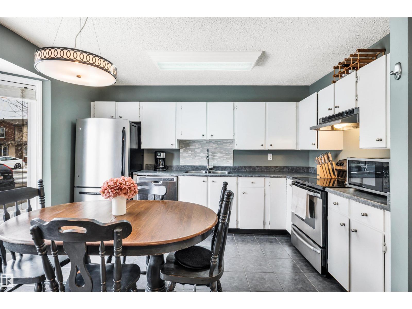 #40 10205 158 AV NW, Edmonton