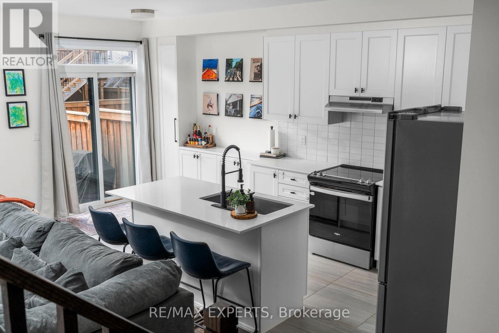 1473 BLACKMORE STREET — photo 11