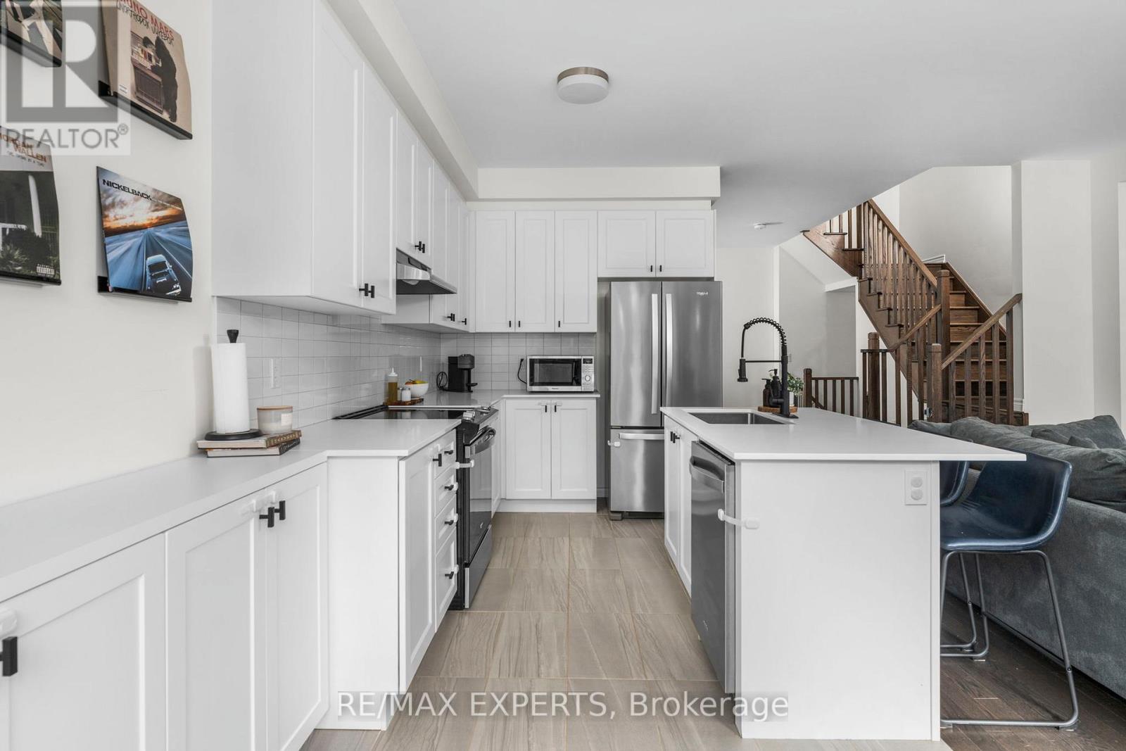 1473 BLACKMORE STREET — photo 15