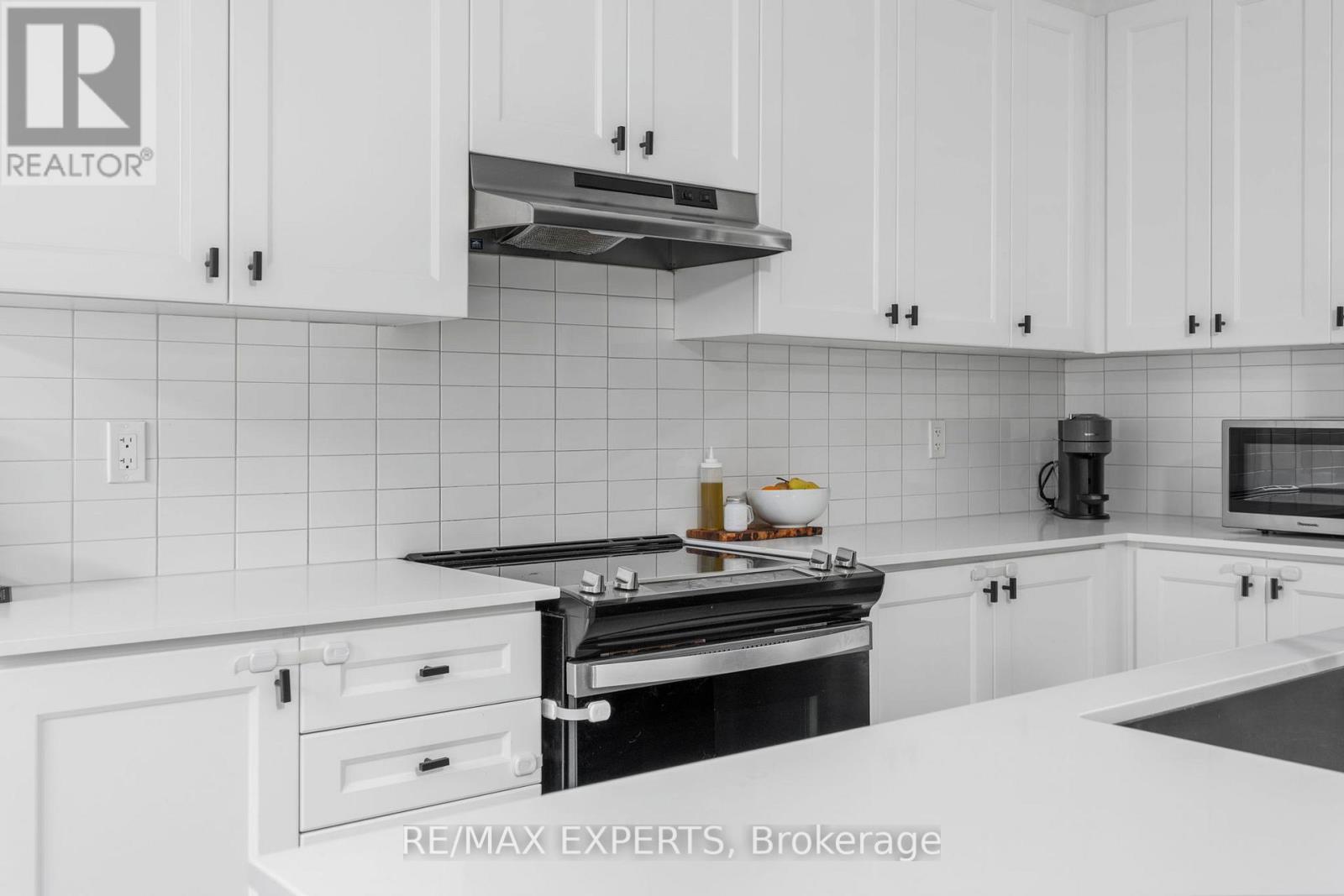 1473 BLACKMORE STREET — photo 18