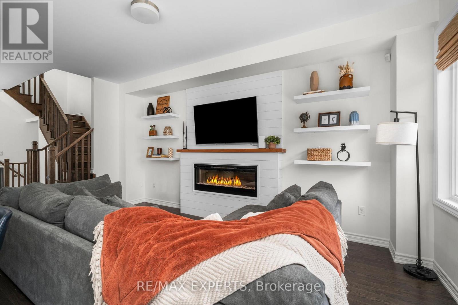 1473 BLACKMORE STREET — photo 22