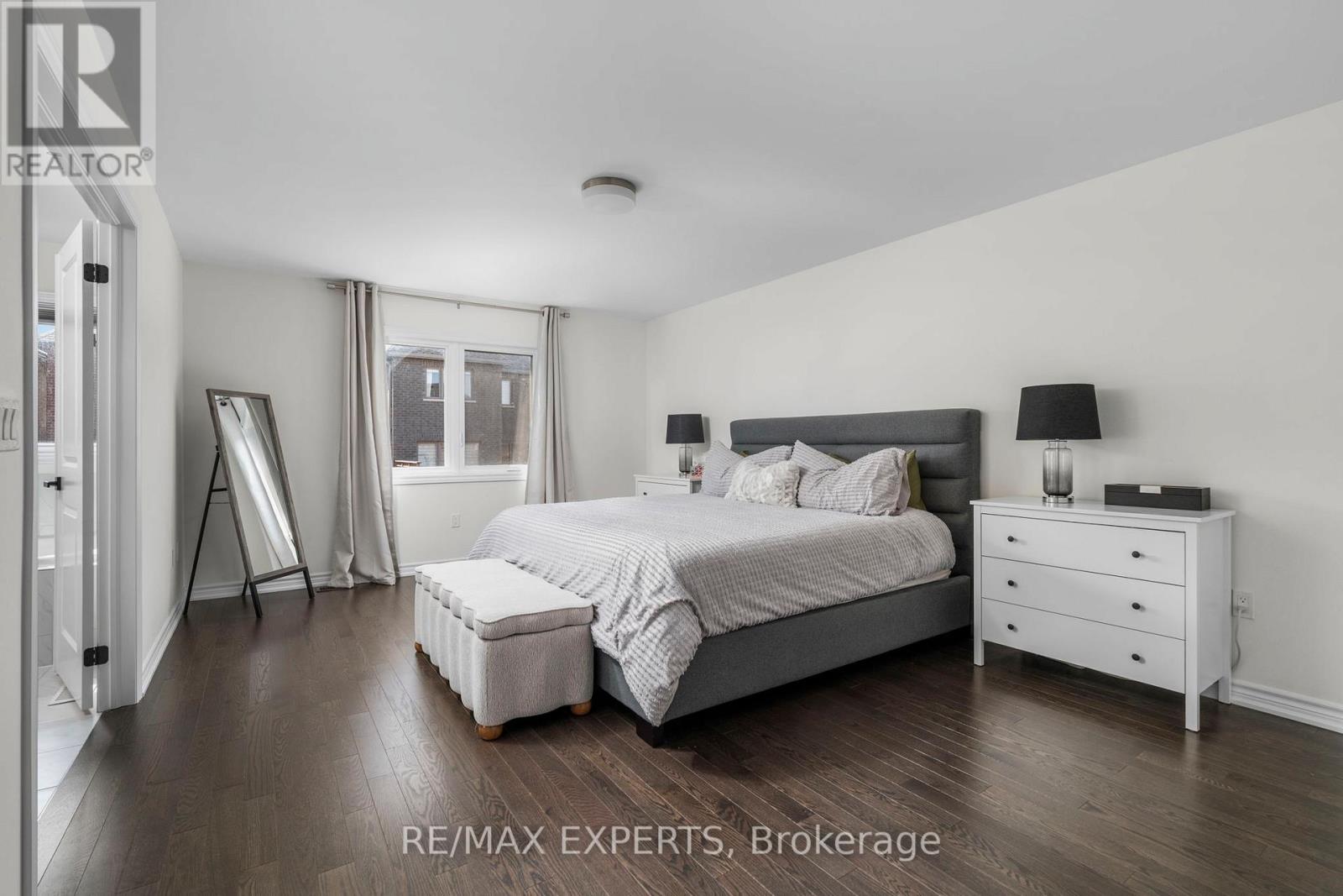 1473 BLACKMORE STREET — photo 26
