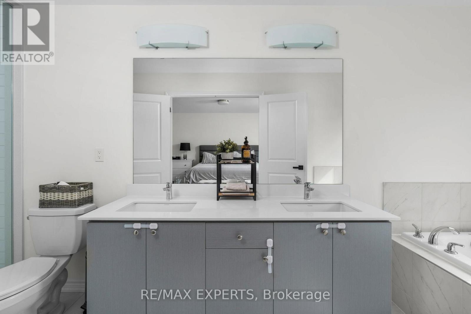 1473 BLACKMORE STREET — photo 29