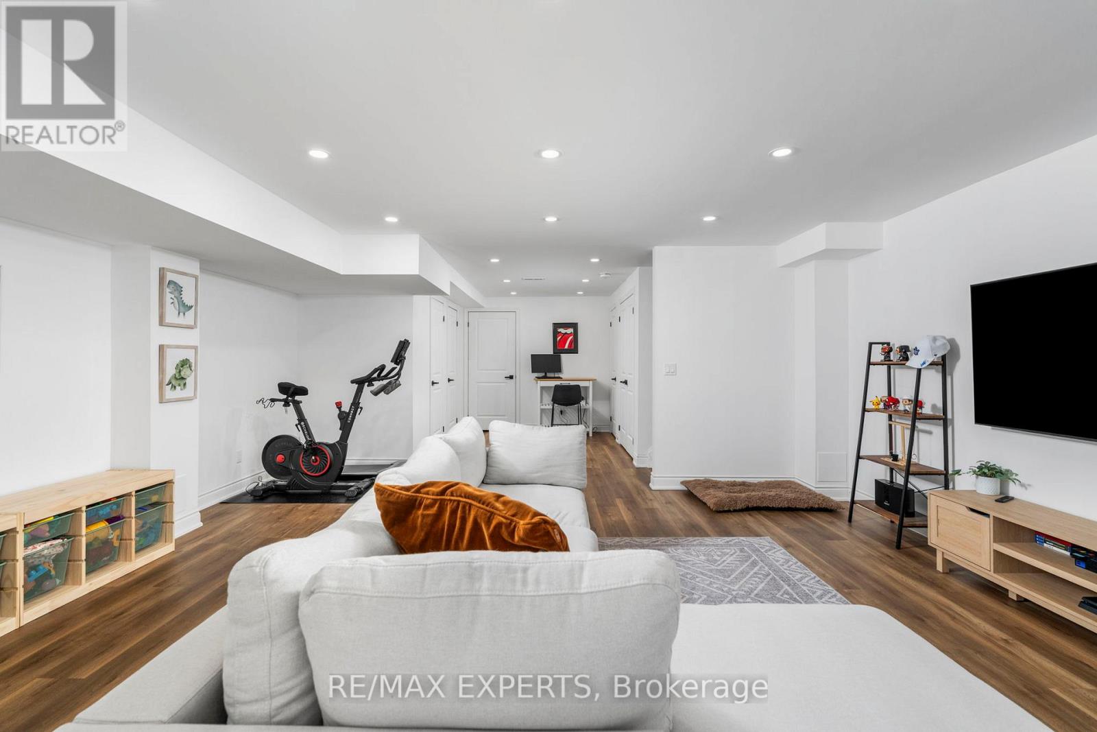 1473 BLACKMORE STREET — photo 38