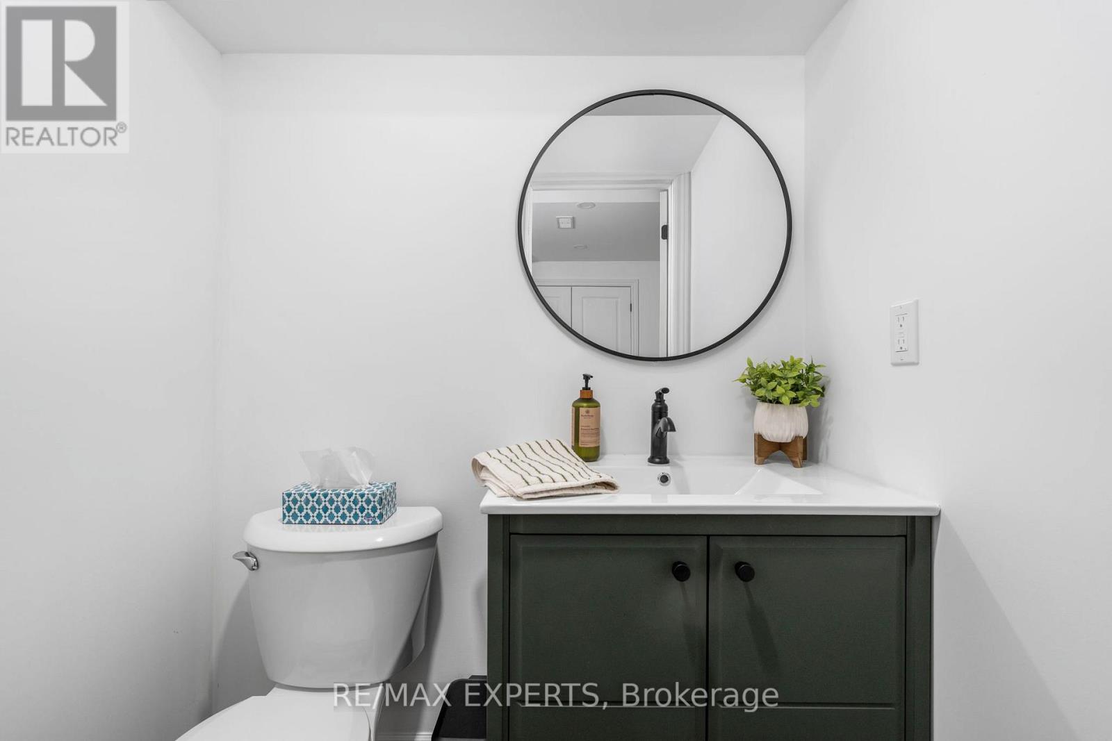 1473 BLACKMORE STREET — photo 42