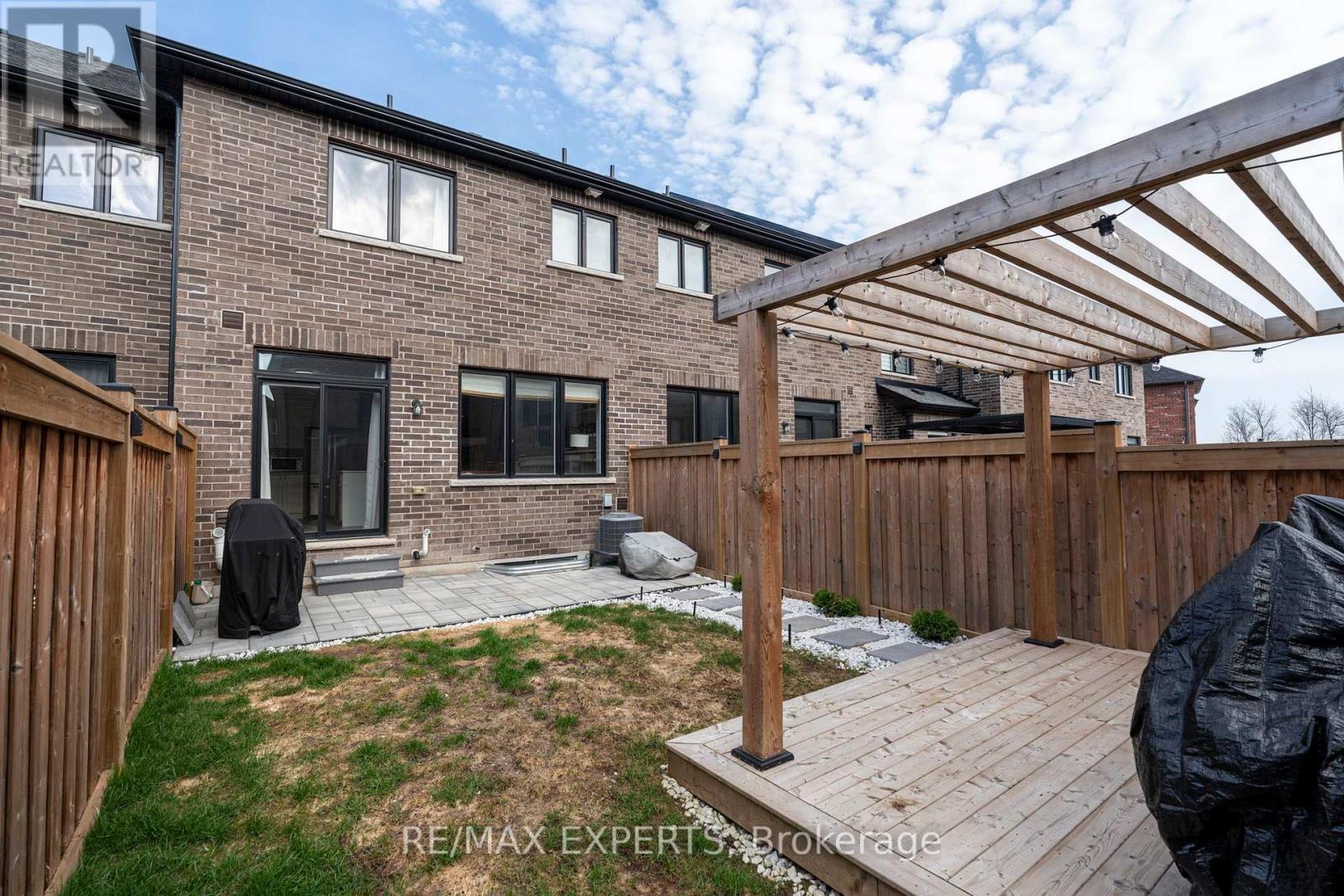 1473 BLACKMORE STREET — photo 43