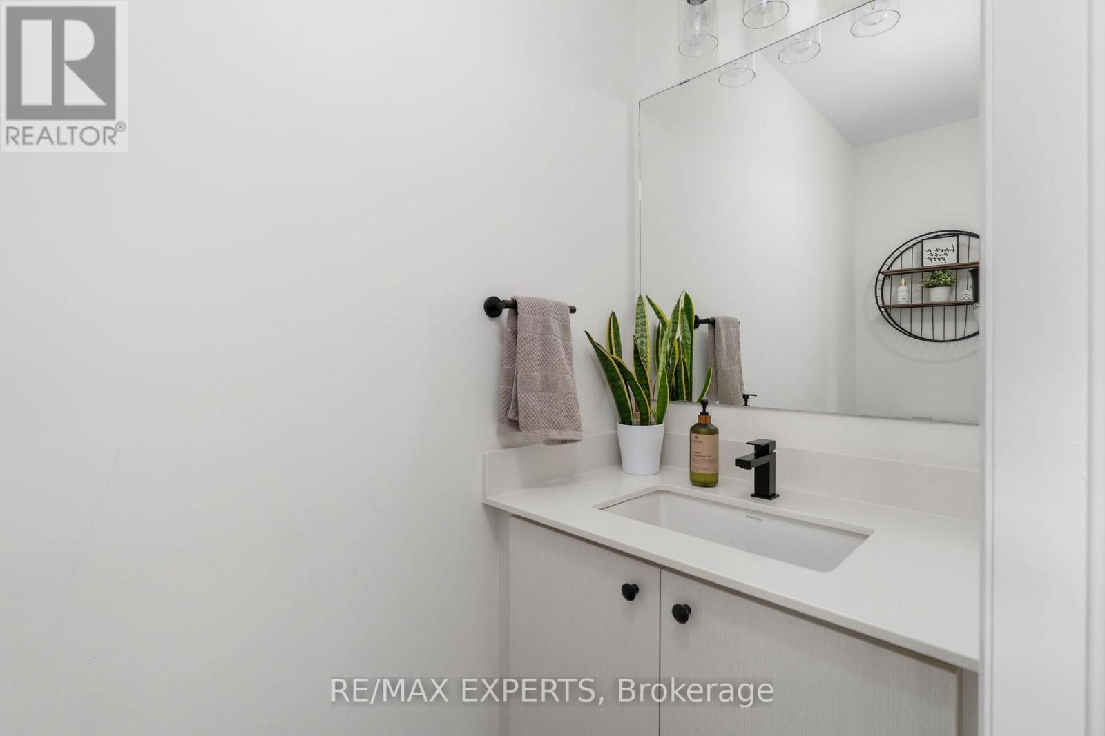1473 BLACKMORE STREET — photo 6