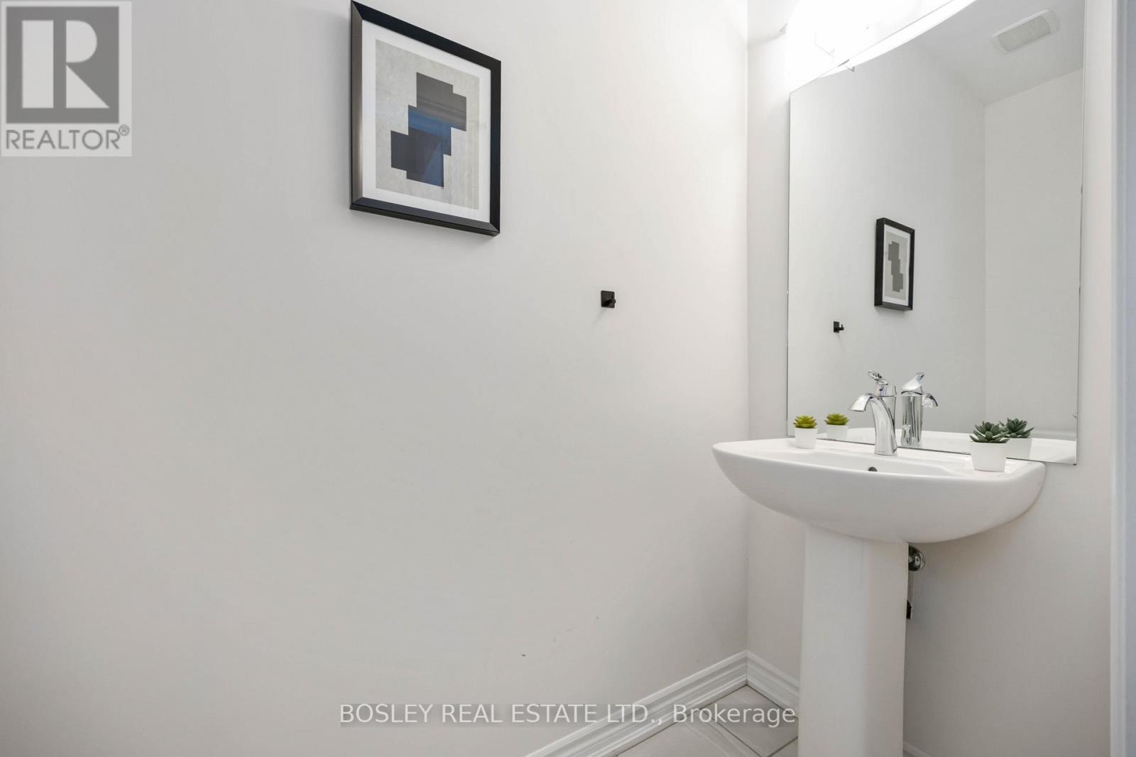 29 FERRAGINE CRESCENT — photo 12