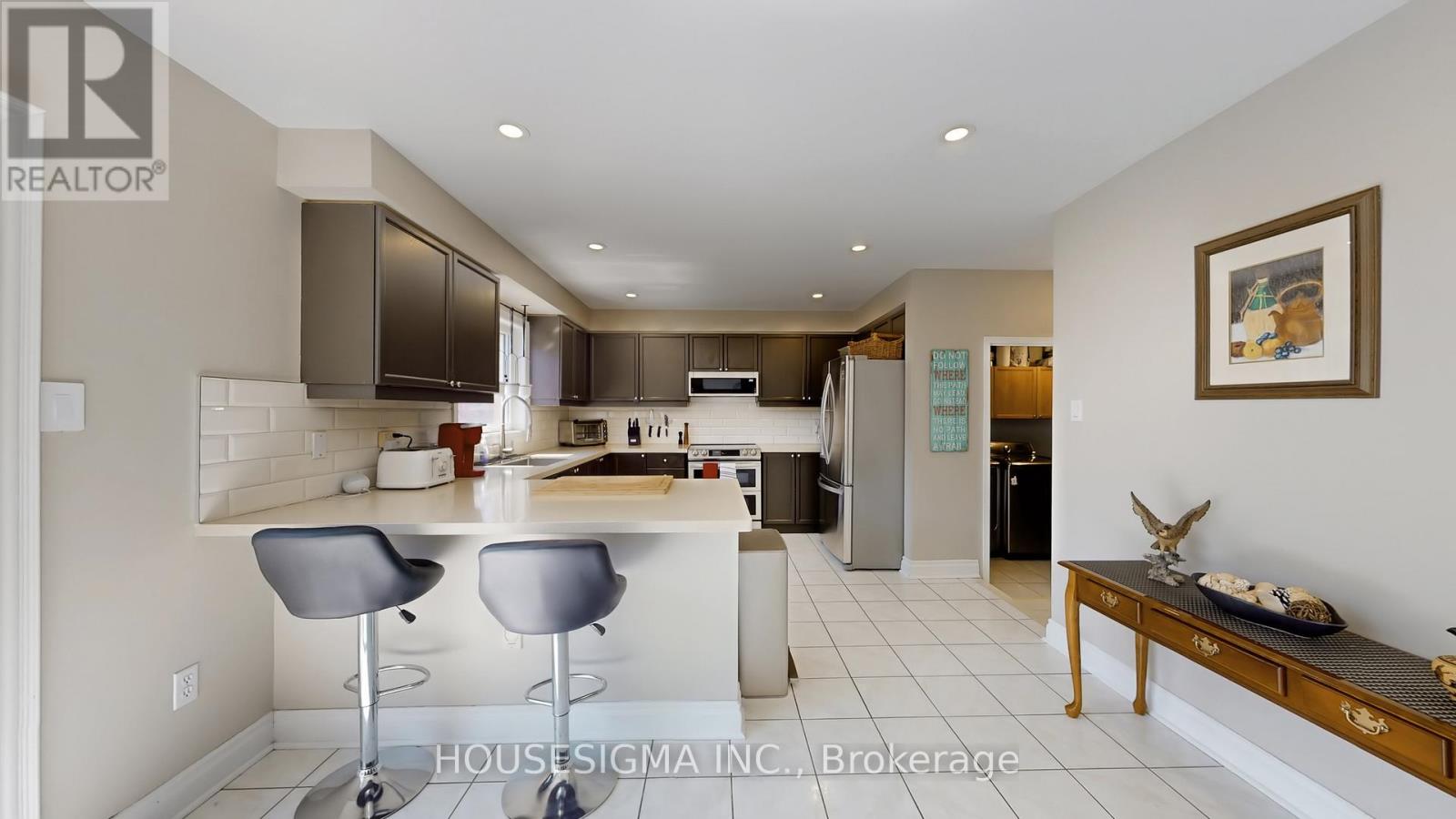 32 WILLOUGHBY WAY - 11